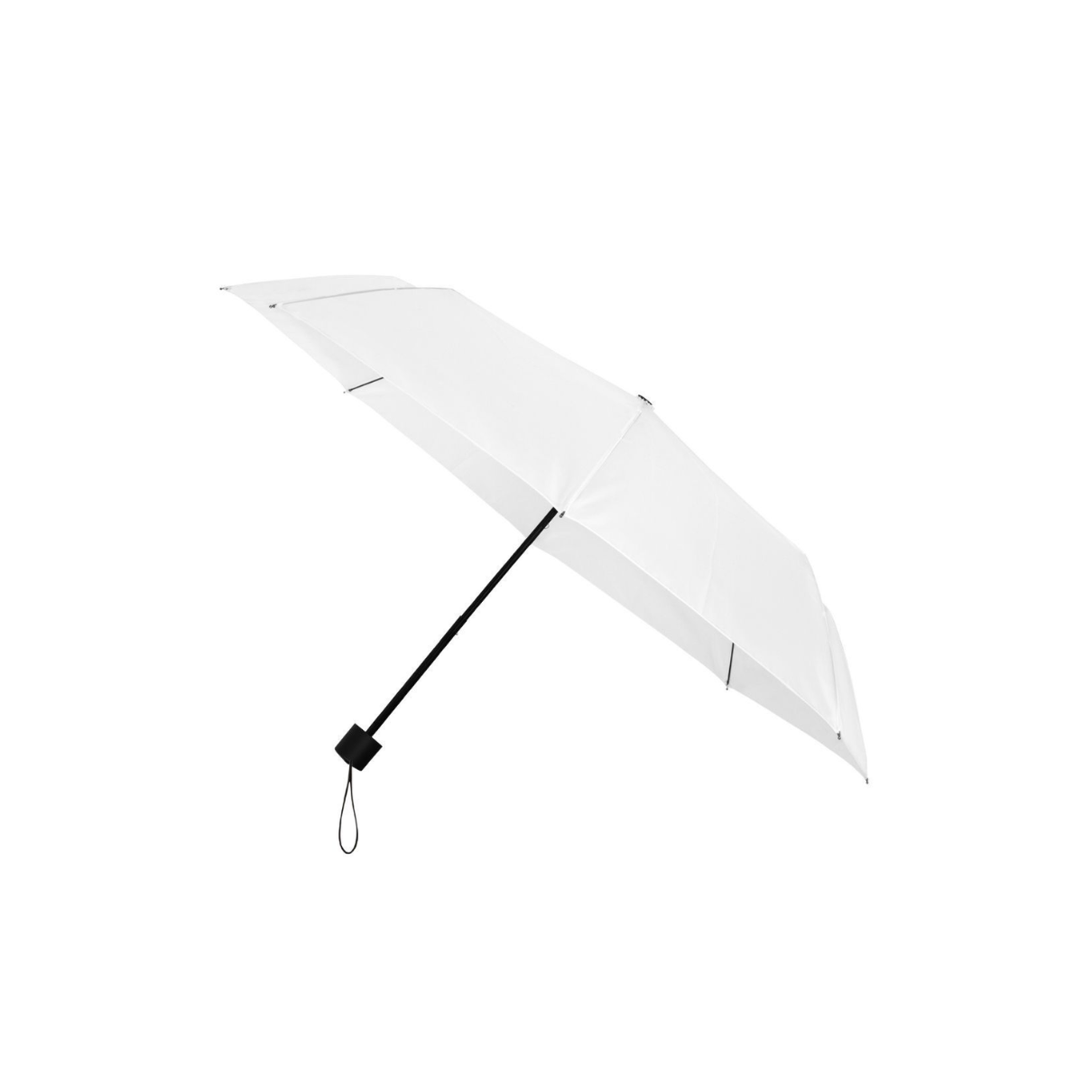 Geopende witte paraplu met zwarte steel, kort zwart handvat en polsband, schuin afgebeeld op een witte achtergrond.