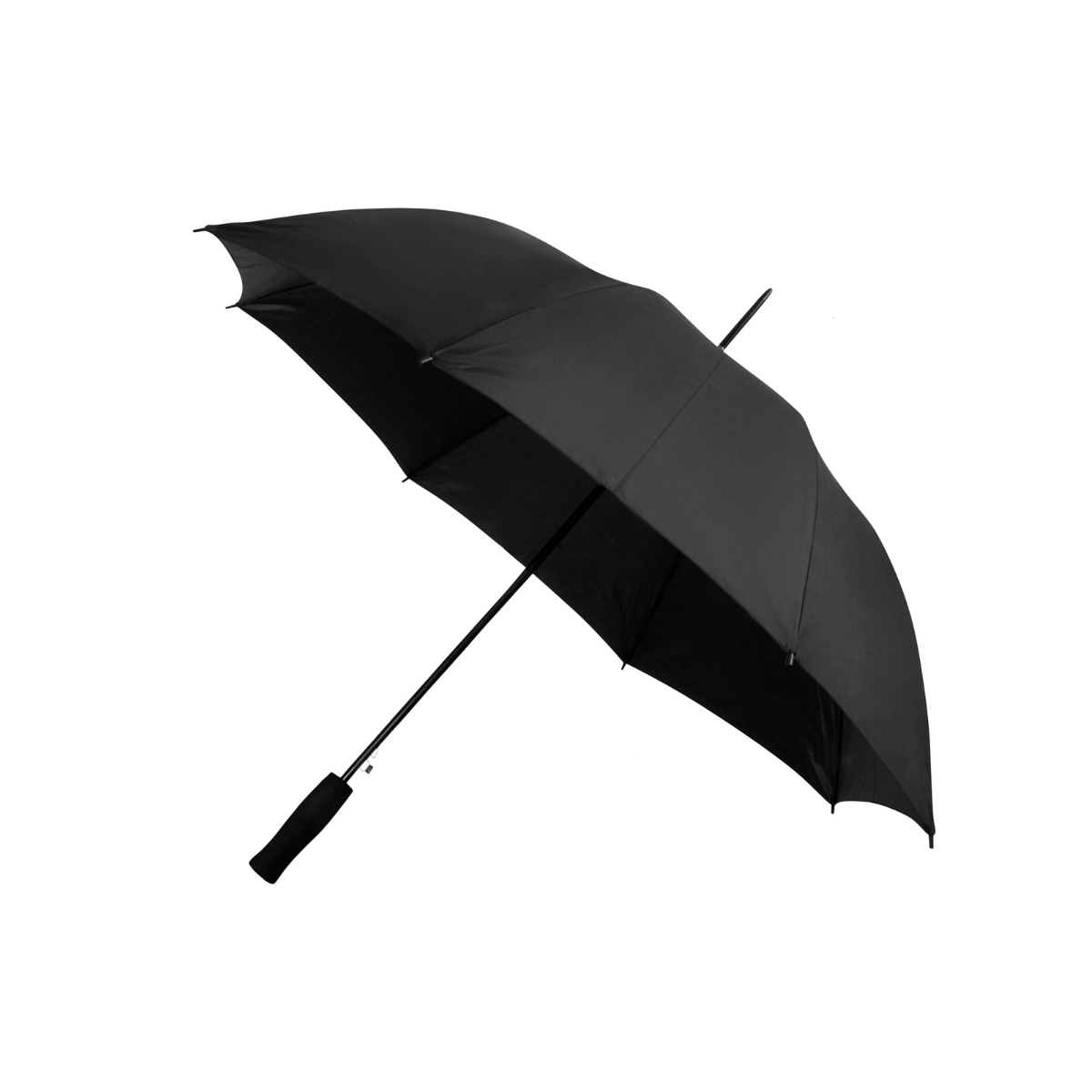 Geopende zwarte paraplu met zwarte steel en lang recht zwart handvat op een witte achtergrond.